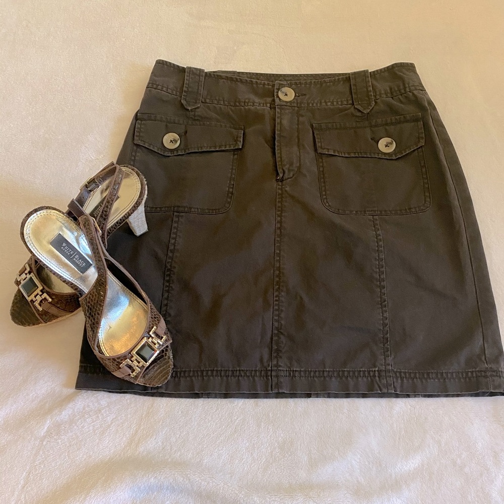 Banana Republic front pocket skirt